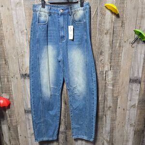 Good Wear Club Straight Leg Barrel Jeans NWT